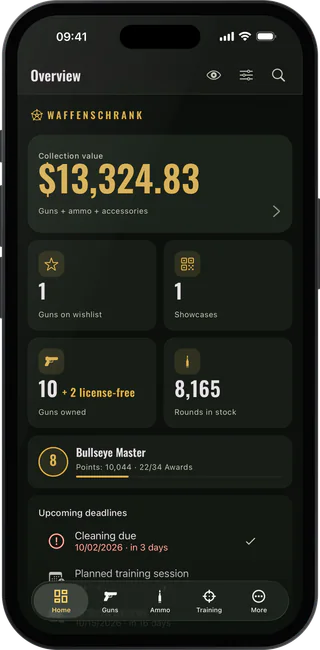 L’aperçu de l’application sur iPhone : valeur de la collection, armes et munitions en stock, vitrines et prochaines échéances